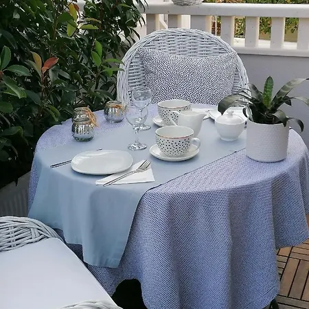 Iris Apartment
