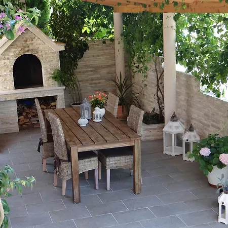 Iris Apartman Hvar Town